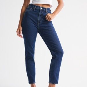 Abercrombie & Fitch Curve Love The Ankle Straight High-Rise Jeans